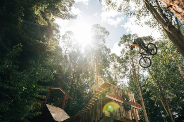  Video: Emil Johansson vyhráva každý slopestyle na Crankworx už od roku 2019. Pozrite si všetky jeho víťazné jazdy
