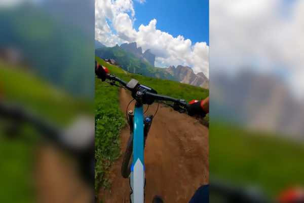 Video: Tréningová jazda Martina Knapca na EWS v nádhernom prostredí talianskeho Val di Fassa