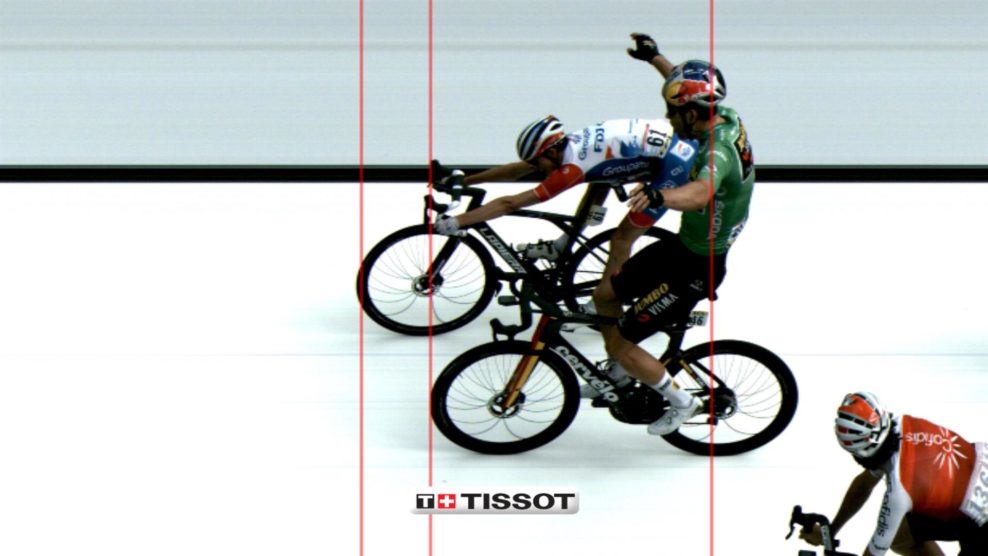  Van Aert oslavoval priskoro, na cieľovej čiare ho predbehol Gaudu a vyhral 3. etapu Dauphiné (+video)