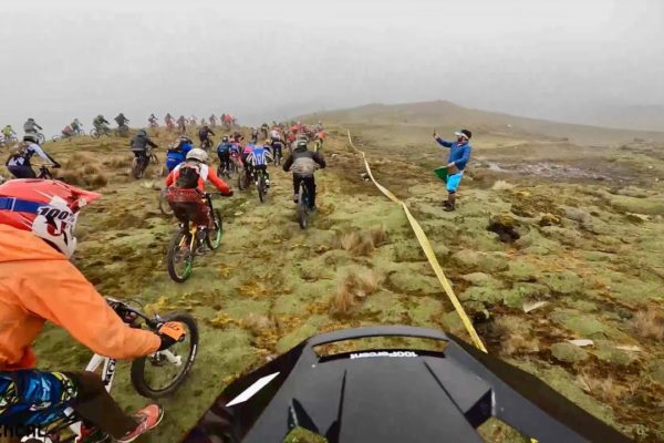  Video: Pozrite si, ako Kilian Bron predbehol 300 pretekárov pri víťazstve Inka Avalanche