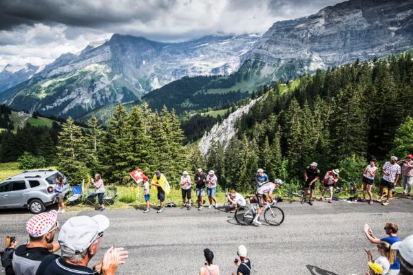 Bob Jungels vyhral 9. etapu Tour neuveriteľným 60km sólo únikom