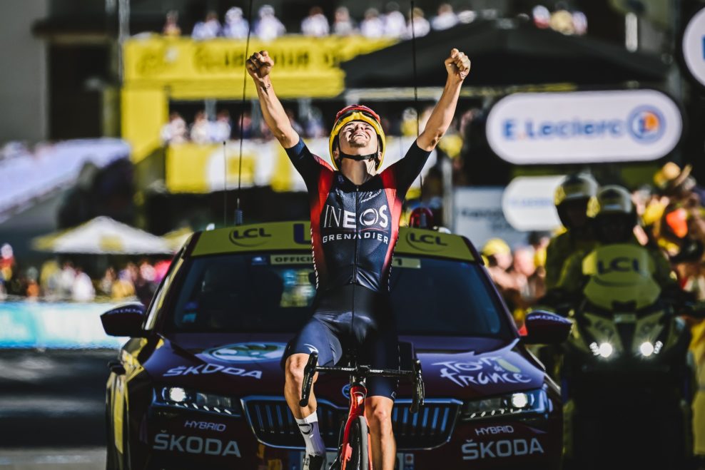 Tom Pidcock predviedol neuveriteľné zjazdy a vyhral etapu Tour de France na vrchole legendárneho L’Alpe d’Huez