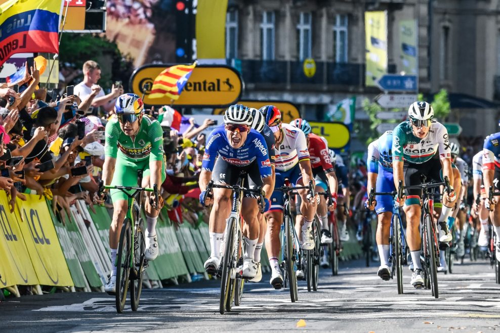 Peter Sagan skončil štvrtý v 15. etape Tour de France, v šprinte vyhral Jasper Philipsen