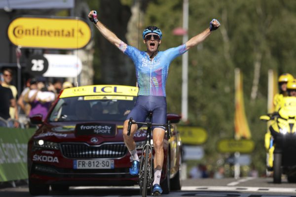 Hugo Houle vyhral z úniku 16. etapu Tour de France