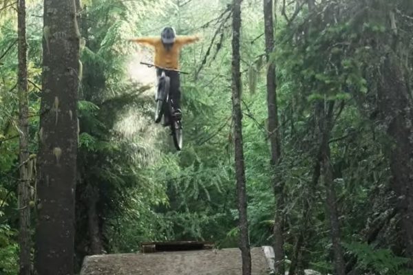 Video: Scratching the Surface vás cez Caleba Holonkoa prenesie do kanadského Kootenay