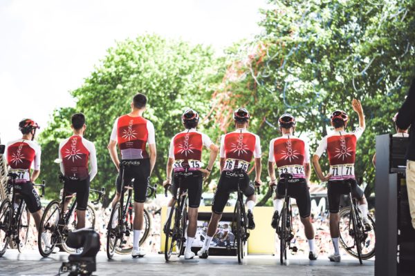 Kto je najvyšší cyklista Tour de France a prečo na tom záleží?