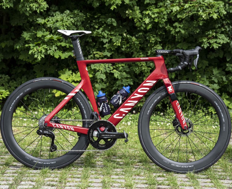 Detaily a špecifikácia červeného špeciálu Canyon Aeroad Mathieu van der Poela na Tour de France 2022