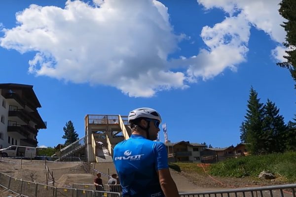 Video: Trať Svetového pohára cross country v Lenzerheide vám predstavia jazdci tímu Pivot Cycles OTE
