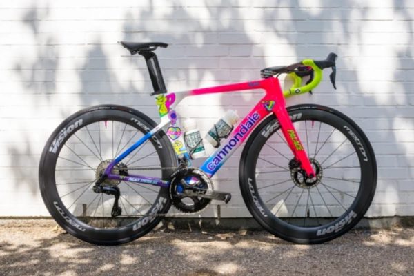 Alberto Bettiol má najfarebnejší bicykel na Tour de France 2022