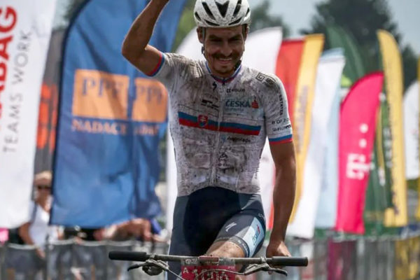 Tomáš Višňovský vyhral preteky kategórie C2 Nova Vysočina Arena Tour