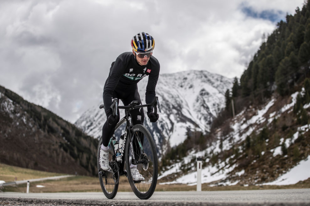 Film Breaking the Cycle mapuje prerod Antona Palzera zo skialpinistu na profesionálneho cestného cyklistu