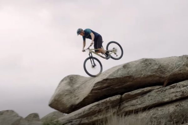 Video: Akrigg on the Rocks alebo keď trial vyzerá jednoducho