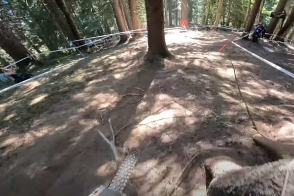Video: Jackson Goldstone v kvalifikácii majstrovstiev sveta spadol a dokázal do cieľa prísť s 2. najrýchlejším časom (POV)