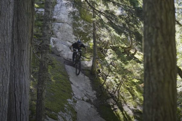 Video: Yoann Barelli vo videu YOLO Merlot jazdí na novom Guerrilla Gravity Gnarvana