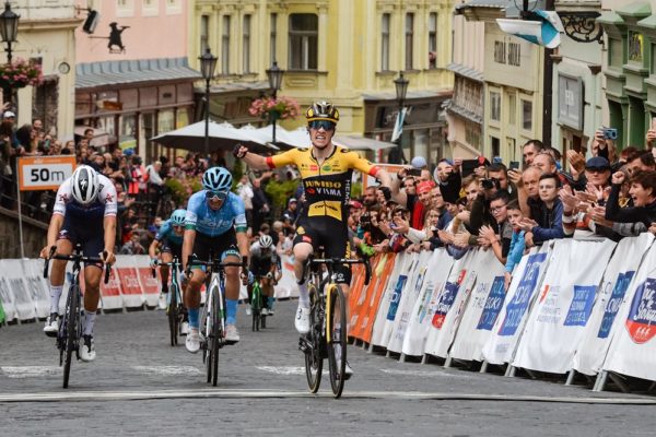 Len 20-ročný Archie Ryan vyhral 2. etapu Okolo Slovenska, do žltého dresu sa oblečie Černý