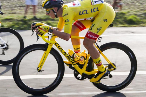 Replika víťazného bicykla Tadeja Pogačara z Tour de France 2020 sa draží za viac ako pol milióna eur