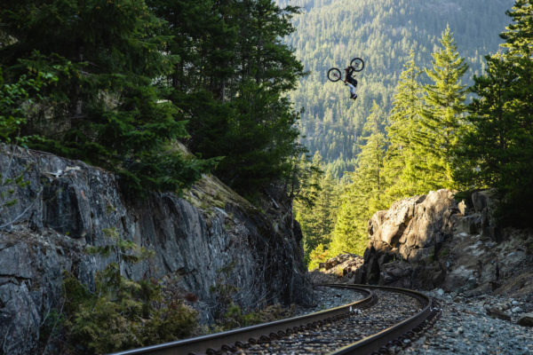  Musíte vidieť: Caleb Holonko v skvelom freeride videu Lights Out