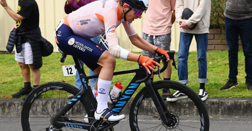 Annemiek van Vleuten dostala pokutu za pr&iacute;li&scaron; vysok&eacute; ponožky na Majstrovstv&aacute;ch sveta