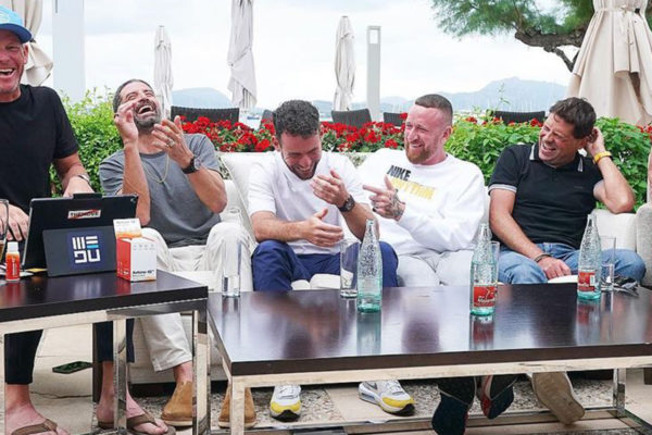 Bizarné stretnutie legiend cyklistiky: Lance Armstrong, Mark Cavendish, Bradley Wiggins a Jan Ullrich