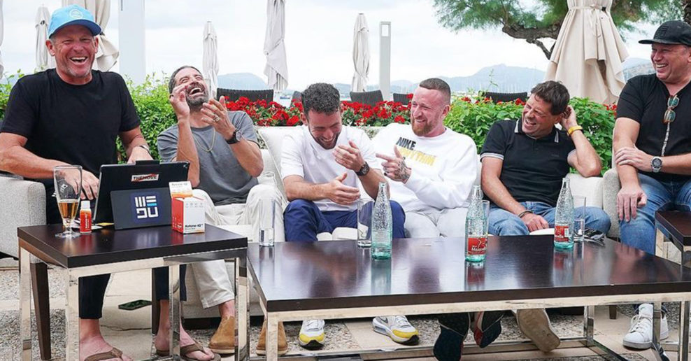 Bizarn&eacute; stretnutie legiend cyklistiky: Lance Armstrong, Mark Cavendish, Bradley Wiggins a Jan Ullrich