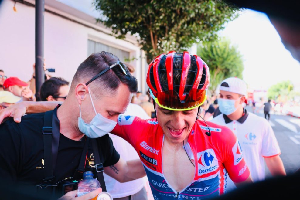 Remco Evenepoel potvrdil pozíciu lídra a vyhral ťažkú horskú etapu na Vuelte