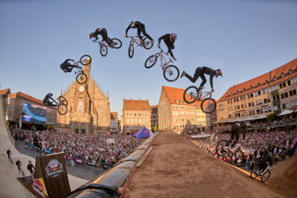 Video: Emil Johnasson vyhral slopestyle preteky Red Bull District Ride v nemeckom Norimbergu (report+fotogaléria)