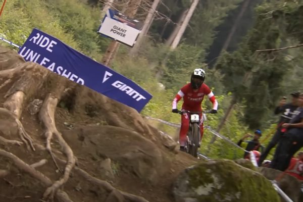 Video: V&iacute;ťazn&eacute; jazdy Myriam Nicole a Lorisa Vergiera na poslednom kole Svetov&eacute;ho poh&aacute;ra v zjazde vo Val di Sole