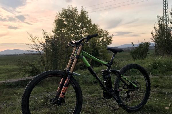 Predám celoodpružený bike Cube Two15