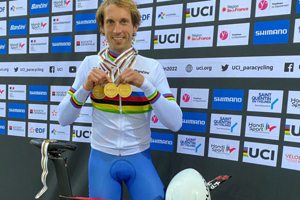 Jozef Metelka získal tri zlaté medaily na Majstrovstvách sveta v dráhovej paracyklistike
