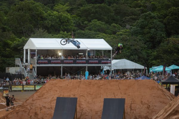 Video: Thomas Lemoine a Harriet Burbidge Smith vyhrali Speed & Style na Crankworxe