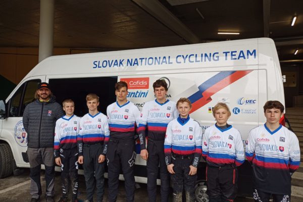 Mlad&iacute; slovensk&iacute; zjazd&aacute;ri na IXS International Rookies Championships v Schladmingu