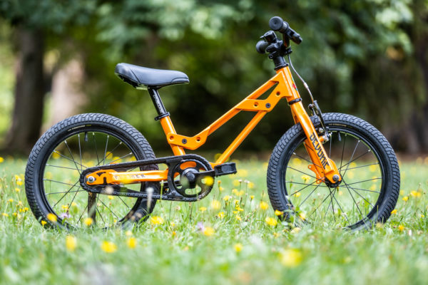 Slováci Michal Štalmach a Vladimír Hučko spúšťajú crowdfundingovú kampaň na detský rastúci bicykel