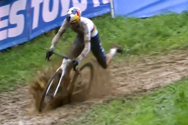 Z posledného miesta na druhé. Tom Pidcock predviedol skvelú jazdu na Svetovom pohári v Overijse