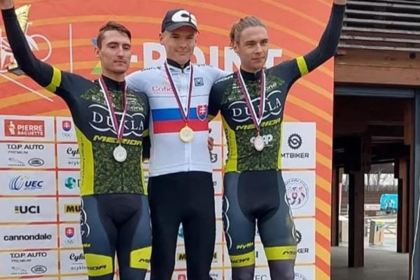 Po 35 km sóle sa stal Samuel Kováč historicky prvým majstrom Slovenska v disciplíne gravel