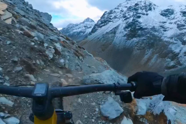  Video: Nino Schurter jazdí po krásnych alpských trailoch v Lenzerheide