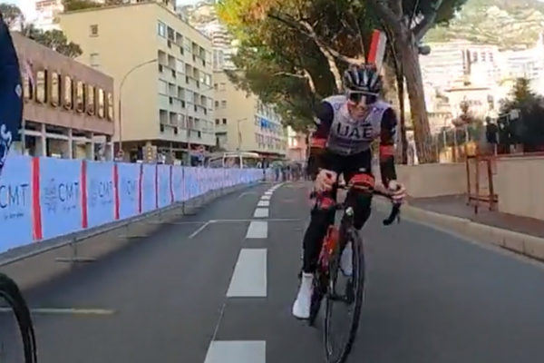 Video: Tieto zvukov&eacute; efekty dokonale vystihuj&uacute;, ak&eacute; je to, keď za&uacute;toč&iacute; Tadej Pogačar