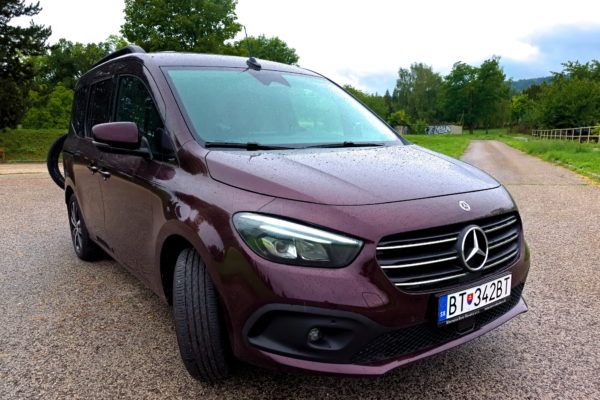 Mercedes T180 d je praktické a pohodlné rodinné auto