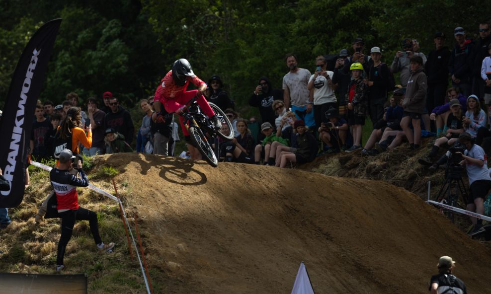 Jackson Frew a Martha Gill vyhrali dual slalom na Crankworxe v Rotorue (+video)