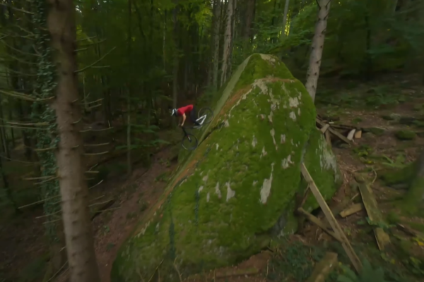 Video: Vinny T má veľmi rýchly a rozmanitý trail za domom