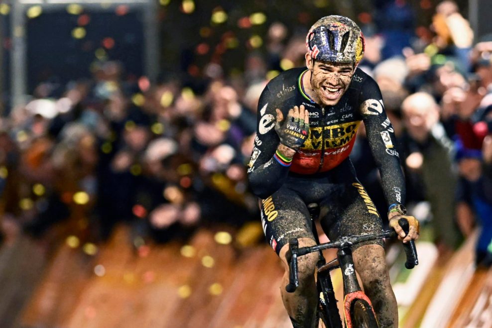 Wout van Aert hovorí, že by bol rád, keby ho fanúšikovia doma neotravovali