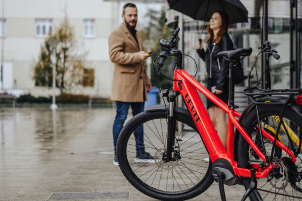 Jeden z najväčších českých výrobcov bicyklov je v insolvencii. Dlhuje 720 miliónov a bude hromadne prepúšťať