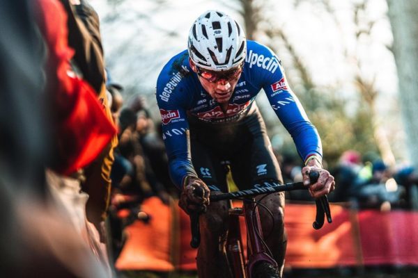 Mathieu van der Poel si pridal do programu ďalšie preteky pred majstrovstvami sveta v cyklokrose