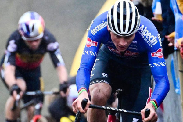 Sledujte naživo: Na nedeľnom Svetovom pohári v Zonhovene štartuje Van Aert aj Van der Poel