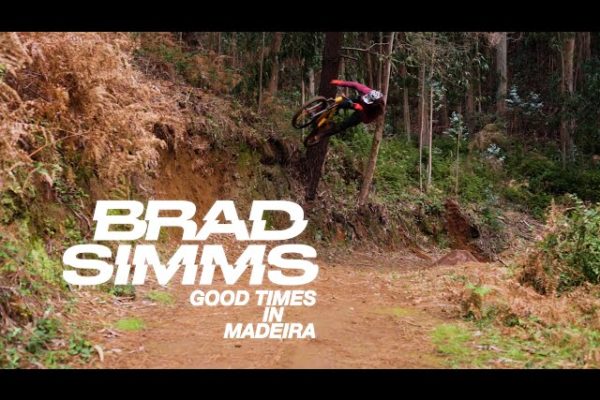 Video: Brad Simms jazdí v cyklistickom raji na ostorve Madeira