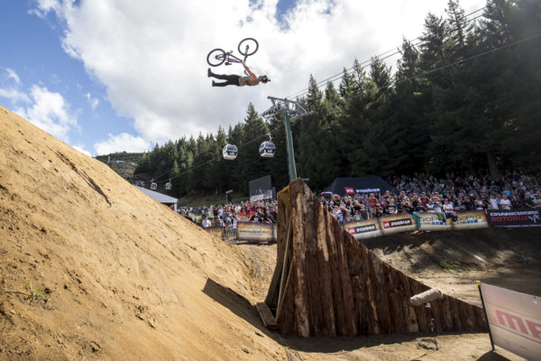 Sledujte naživo: Ženské preteky v disciplíne slopestyle na Crankworxe v Rotorua