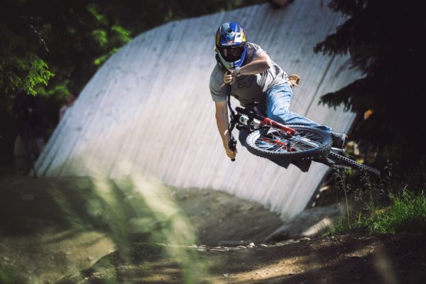 Video: Brage Vestavik ponúka pohľad na natáčanie videa Sound of Speed