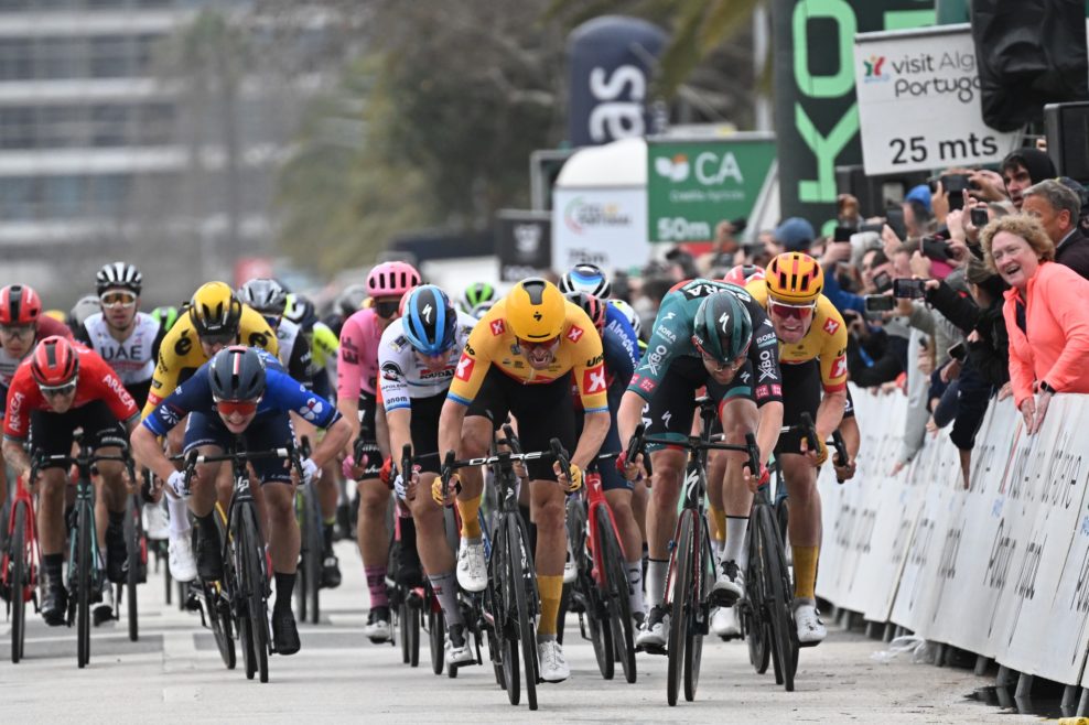 Alexander Kristoff vyhral v šprinte úvodnú etapu Okolo Algarve