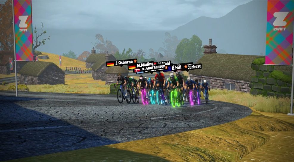 Bjørn Andreassen a Loes Adegeest sa stali majstrami sveta vo virtuálnej cyklistike