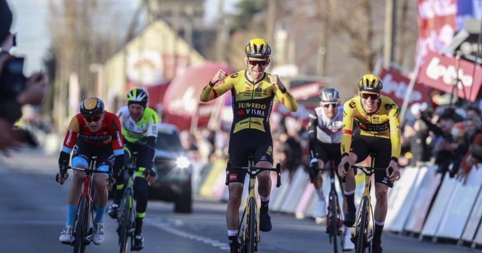 Tiesj Benoot vyhral z úniku Kuurne-Brussel-Kuurne, Jumbo-Visma predviedlo opäť skvelú taktiku