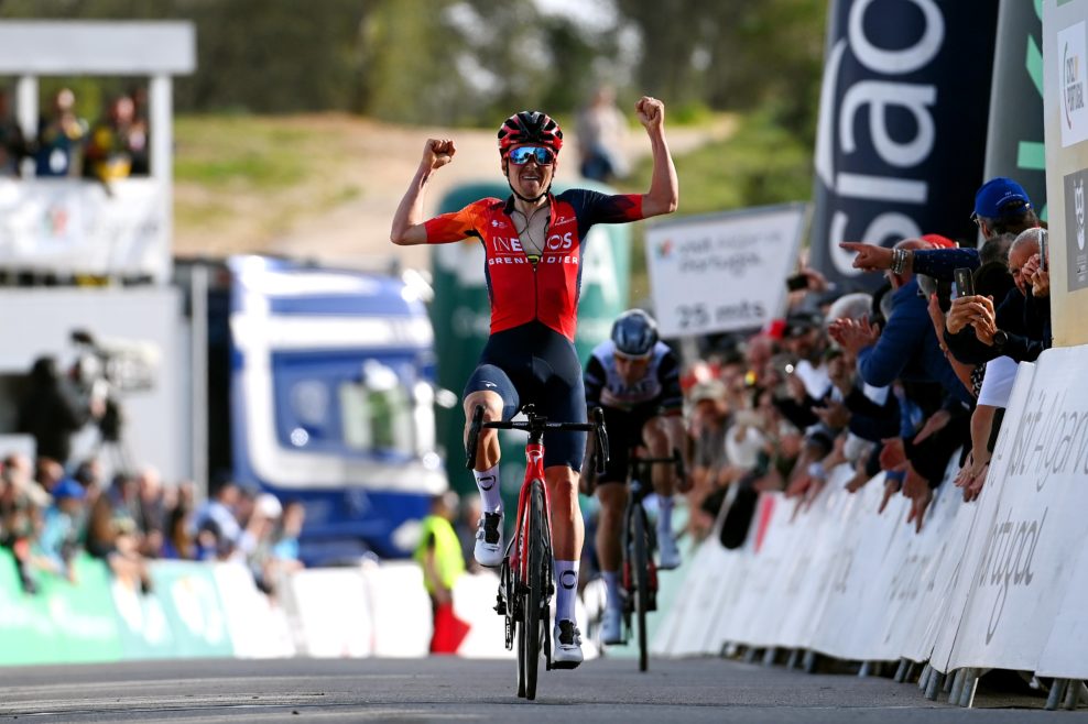 Tom Pidcock vyhral 4. etapu Okolo Algarve a dostal sa aj do vedenia celkového hodnotenia (+video)